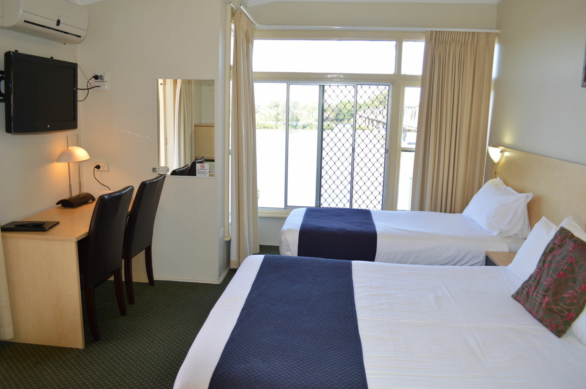 Taree Motor Inn Экстерьер фото